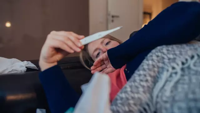 Pharmacist explains truth behind ‘mystery illness’ surging across UK as unusual eye symptom revealed